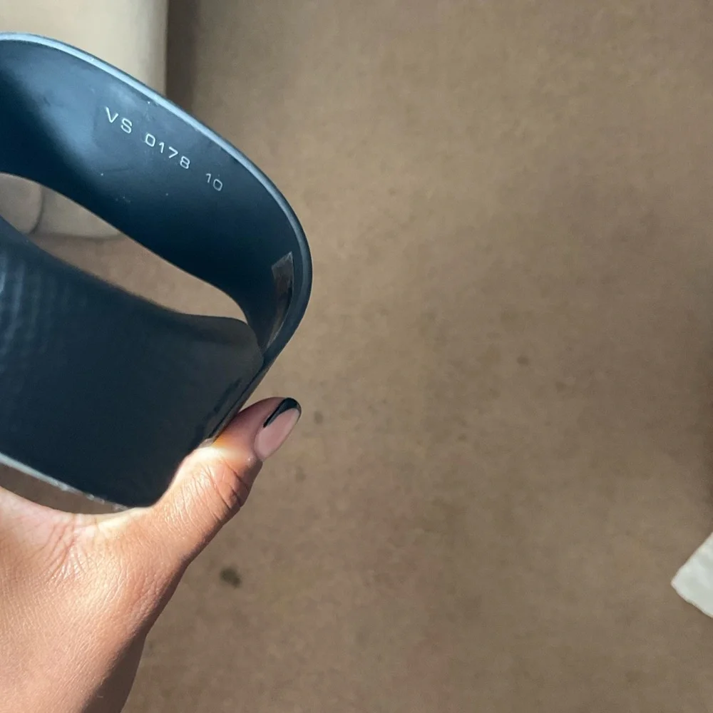 Louis Vuitton Waterfront Mule Sandals - Picture 5 of 5